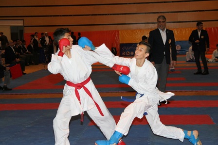تصویر در انتخابی رده‌های سنی پایه کاراته| کاراته‌کاهای برتر نوجوان مشخص شدند